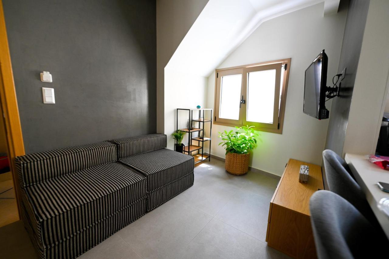 Eumorphia Studios & Apartments Скиатос Екстериор снимка